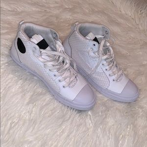 Converse Asylum mid white